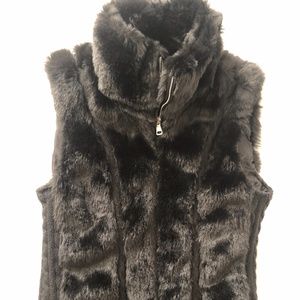 Faux fur vest size M